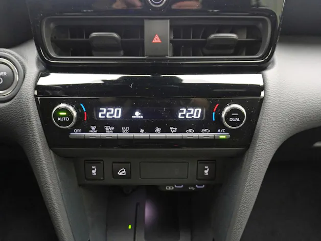 Toyota Yaris Cross 1.5 VVT-i HSD Premium AWD-i
