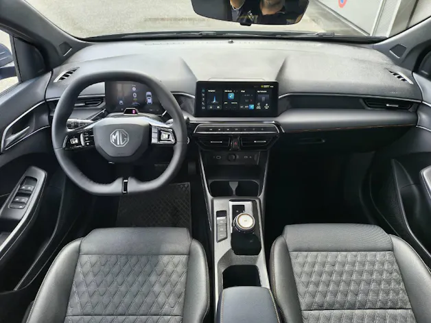 MG 3 1.5 Hybrid Luxury