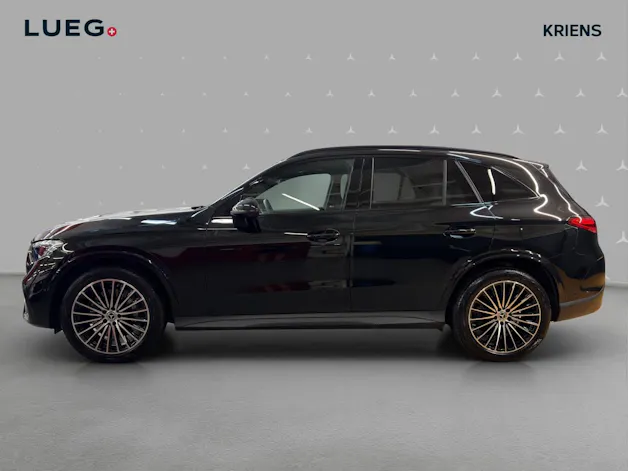 Mercedes-Benz GLC 300 4M - AMG / DISTRONIC / 360 Grad Kamera / Panorama-Dach / Soundsystem