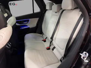 MERCEDES-BENZ GLC 300 4M - AMG / DISTRONIC / 360 Grad Kamera / Panorama-Dach / Soundsystem