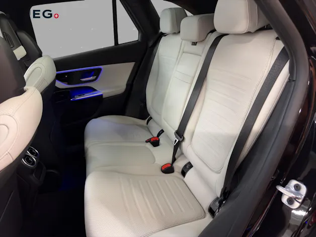 Mercedes-Benz GLC 300 4M - AMG / DISTRONIC / 360 Grad Kamera / Panorama-Dach / Soundsystem