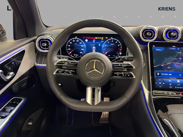 Mercedes-Benz GLC 300 4M - AMG / DISTRONIC / 360 Grad Kamera / Panorama-Dach / Soundsystem