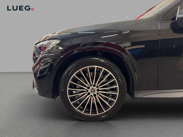 Mercedes-Benz GLC 300 4M - AMG / DISTRONIC / 360 Grad Kamera / Panorama-Dach / Soundsystem