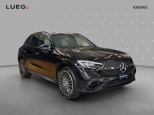 MERCEDES-BENZ GLC 300 4M - AMG / DISTRONIC / 360 Grad Kamera / Panorama-Dach / Soundsystem