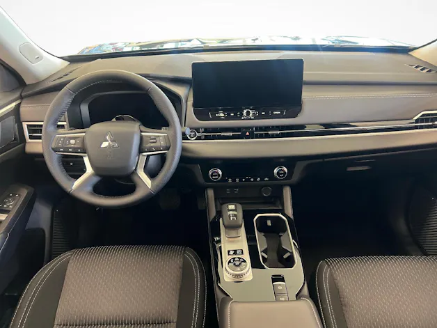 Mitsubishi Outlander 2.4 PHEV Inform 4x4