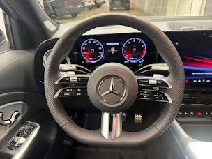 MERCEDES-BENZ GLB 220 AMG Line 4Matic