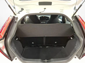 https://vehicle.imgix.net/4435267/55b0ebc3-f420-4c7b-83f0-6cf84e5b65f7.jpg