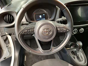 https://vehicle.imgix.net/4435267/7018c062-1f95-4fc0-bdea-1b9d9b9cafde.jpg