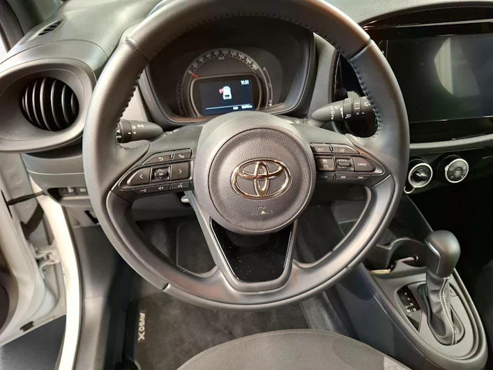 immagine del veicolo TOYOTA AYGO X