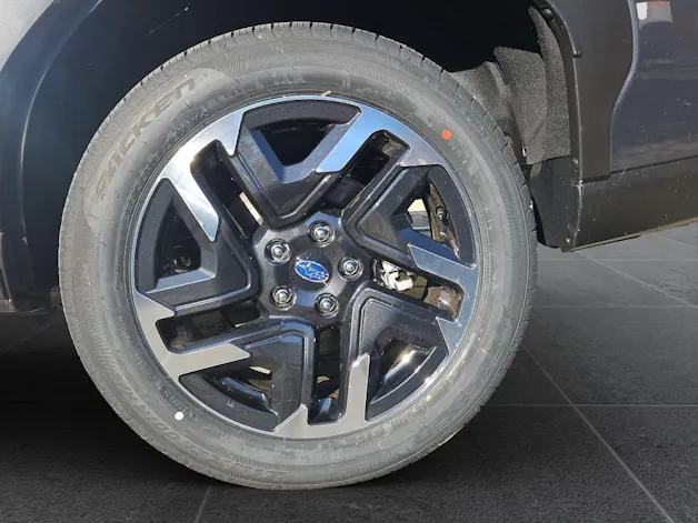 Subaru Forester Station 2.0i e-Boxer Swiss Plus