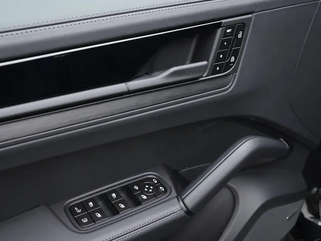 Porsche Cayenne E-Hybrid Coupé Black Edition
