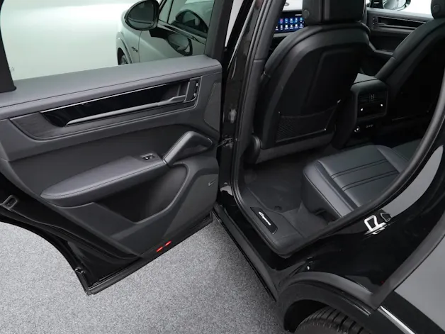Porsche Cayenne E-Hybrid Coupé Black Edition