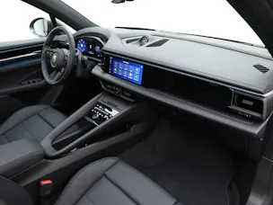 PORSCHE Macan 4