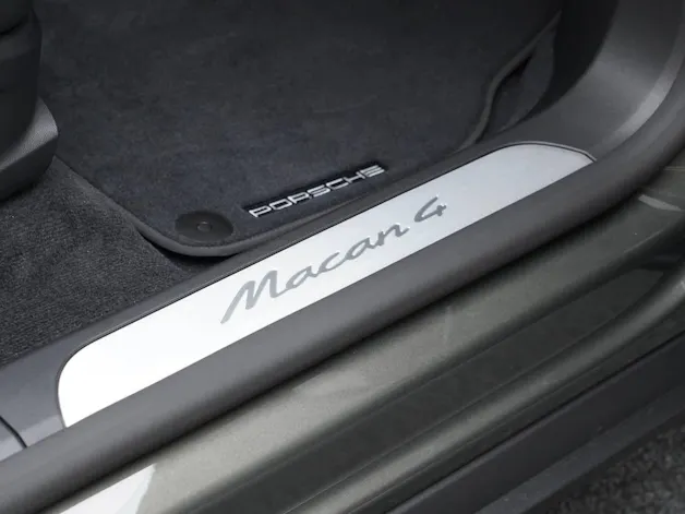Porsche Macan 4
