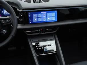 PORSCHE Macan 4