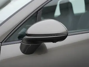 PORSCHE Macan 4