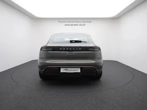 PORSCHE Macan 4