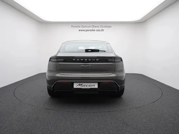 Porsche Macan 4