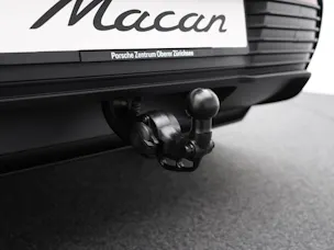 PORSCHE Macan 4