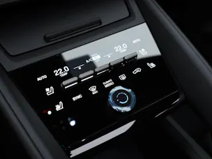 PORSCHE Macan 4