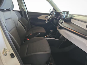 https://vehicle.imgix.net/4435464/f44630e2-864f-4828-97e3-485886f60dbe.jpg