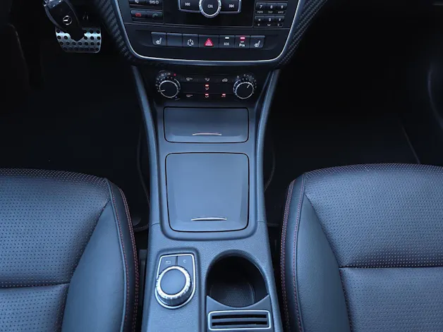 MERCEDES-BENZ A 180 AMG Line (ch)