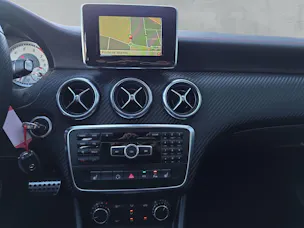 MERCEDES-BENZ A 180 AMG Line (ch)