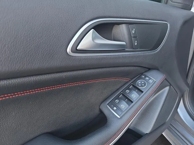 MERCEDES-BENZ A 180 AMG Line (ch)