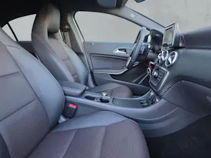 MERCEDES-BENZ A 180 AMG Line (ch)