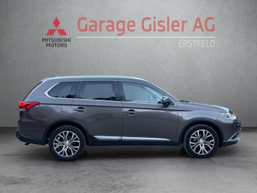 MITSUBISHI OUTLANDER 8