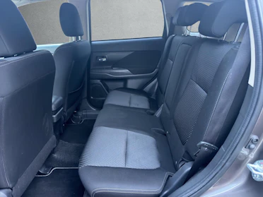 MITSUBISHI OUTLANDER 11