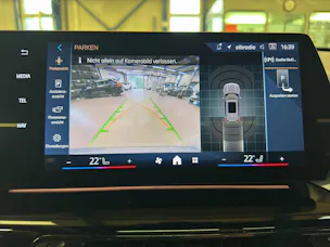 BMW X1 U11 18i sDrive paddles