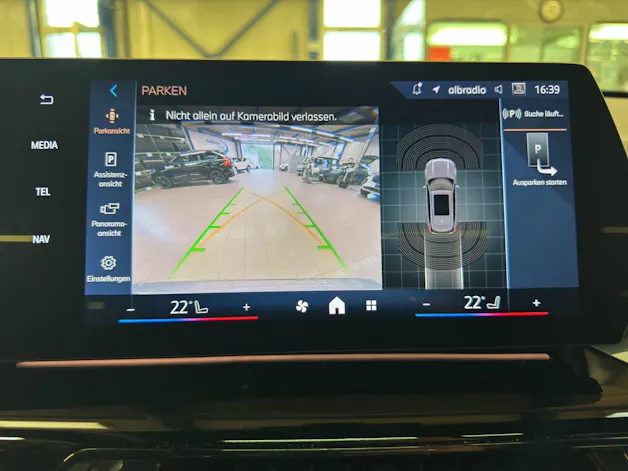 BMW X1 U11 18i sDrive paddles
