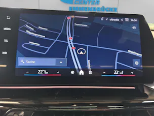 BMW X1 U11 18i sDrive paddles
