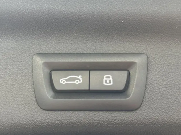 BMW X1 U11 18i sDrive paddles