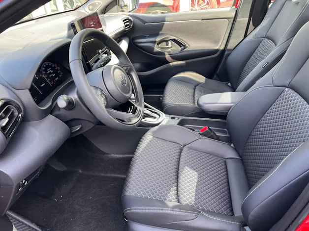 Toyota Yaris 1.5 VVT-i HSD Premium