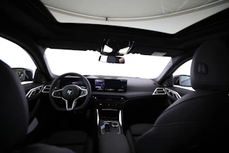 https://vehicle.imgix.net/4435548/12c8ca2b-797d-40f9-b19f-c91d55770283.jpg