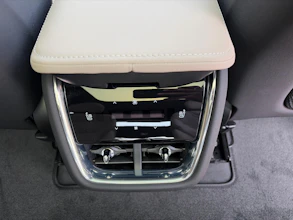 https://vehicle.imgix.net/4435549/9325fd7c-be78-4503-a276-913c887110fe.jpg