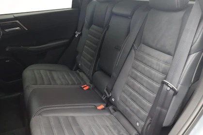 MITSUBISHI OUTLANDER 7