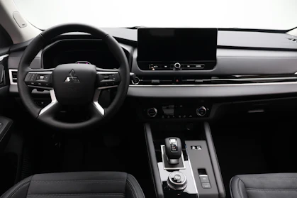 MITSUBISHI OUTLANDER 9