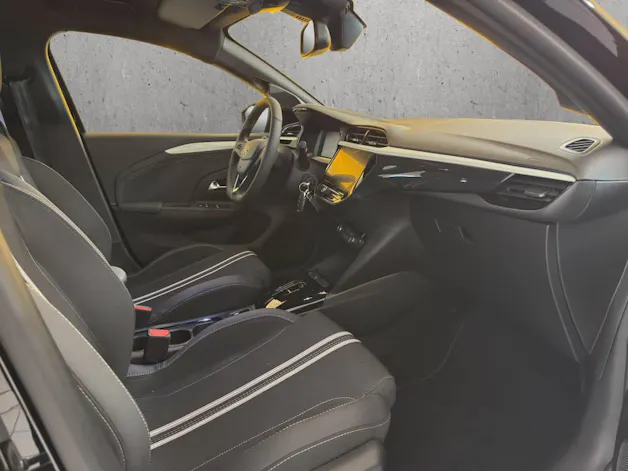Opel Corsa VIVA 1.2T Hybrid
