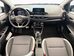 https://vehicle.imgix.net/4435645/6294a79a-806a-4949-8415-b5d9437d42e6.jpg