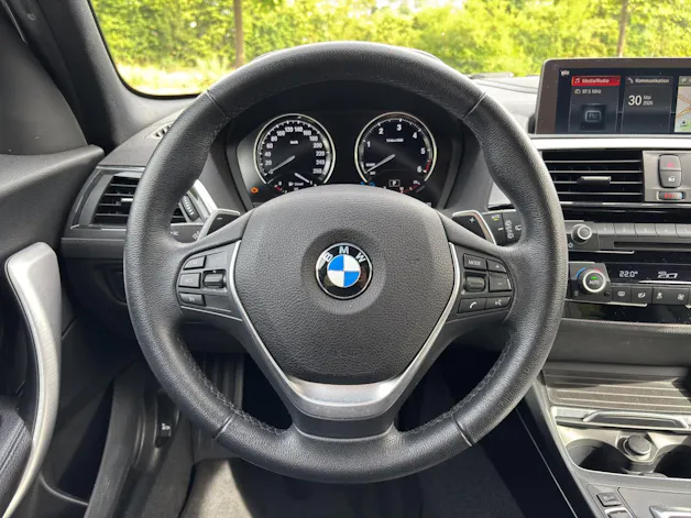 BMW 120d xDrive EDITION SPORT LINE