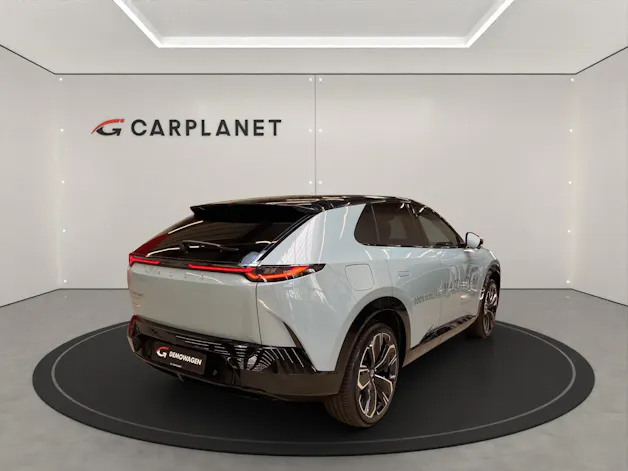MAZDA CX-6e Takumi