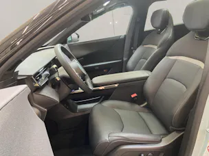 MAZDA CX-6e Takumi
