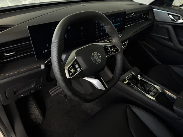 MG HS 1.5 PHEV Luxury