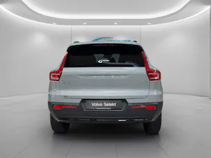 VOLVO XC40 2.0 B3 MH Plus Dark