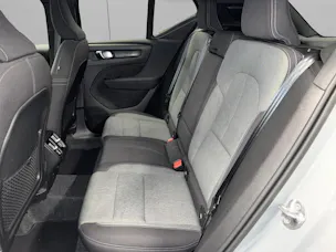 VOLVO XC40 2.0 B3 MH Plus Dark