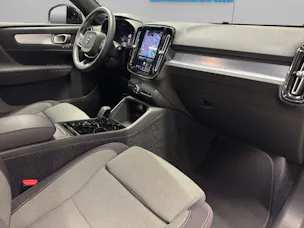 VOLVO XC40 2.0 B3 MH Plus Dark