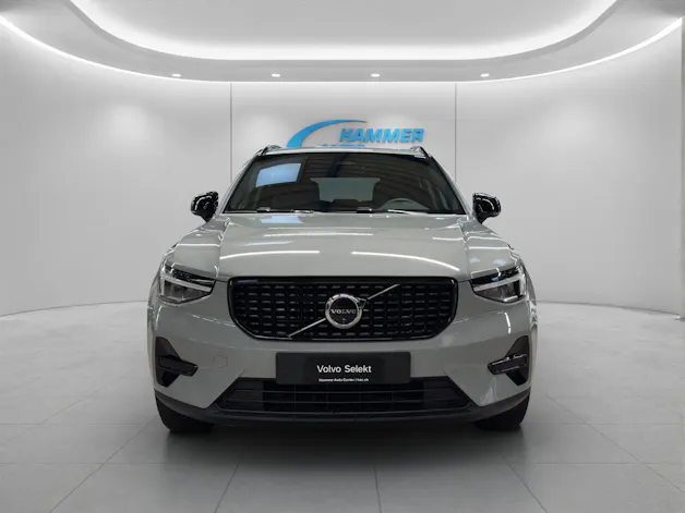 VOLVO XC40 2.0 B3 MH Plus Dark